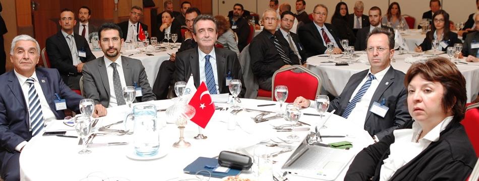 TAYSAD, İzmir’de üyeleriyle buluştu.